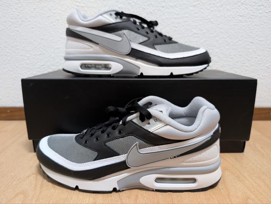 Nike Air Max BW QS City Pack Lyon maat 45 / 11, Kleding | Heren, Schoenen, Nieuw, Sneakers of Gympen, Overige kleuren, Ophalen of Verzenden