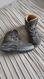 Lowa, bergschoenen kind, maat 33, Ophalen, Gebruikt, Schoenen