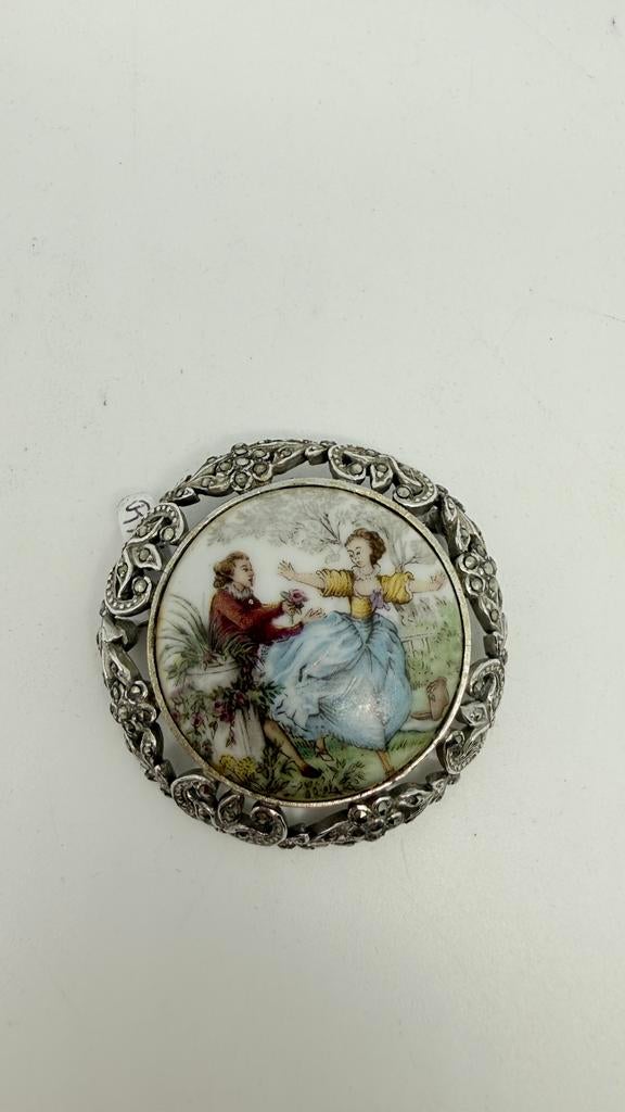 Oude verzilverde Limoge porseleinen broche., Sieraden, Tassen en Uiterlijk, Verzenden, Overige materialen, Broche