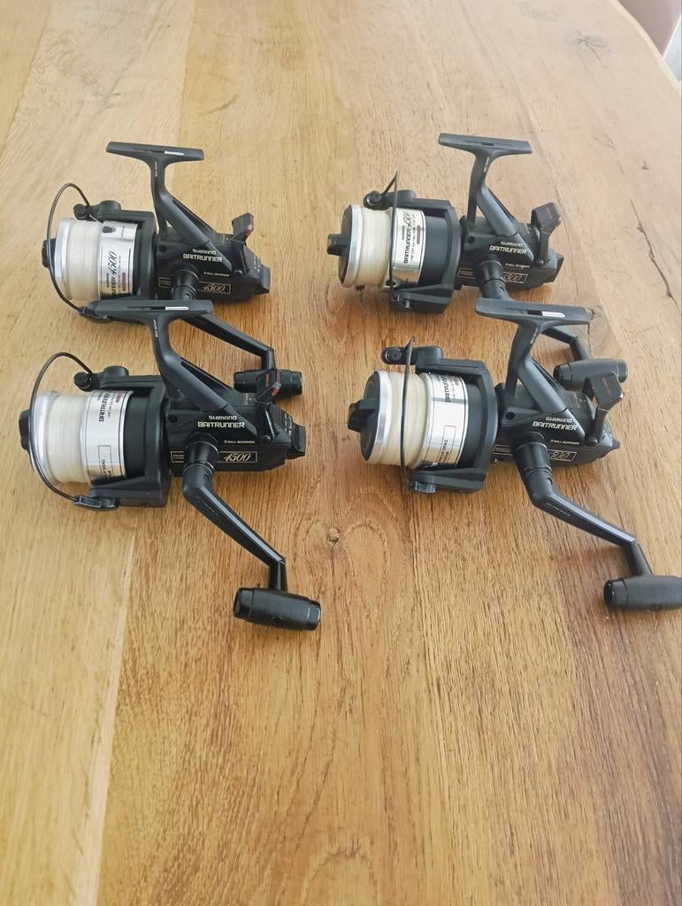 Shimano 4500 a baitrunner in nieuwstaat mogen ook per stuk, Ophalen of Verzenden, Zo goed als nieuw, Molen