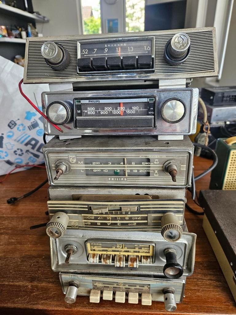Philips auto transistor radios plus 1 autovox, Auto diversen, Ophalen of Verzenden
