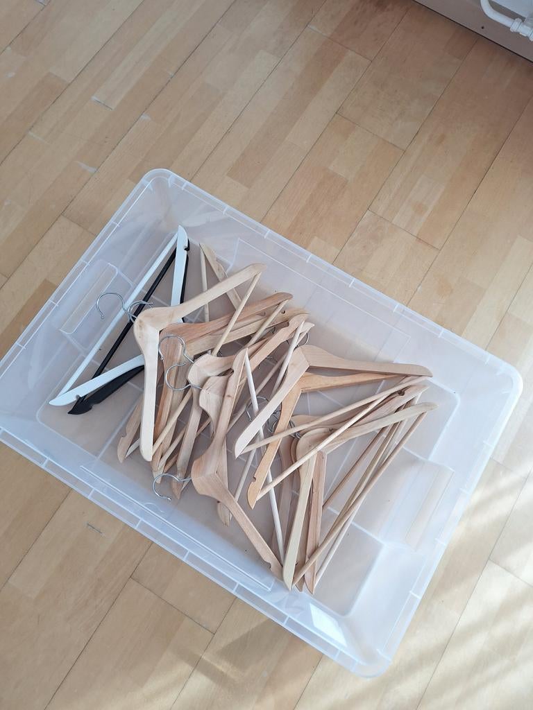 Kleerhangers hout, Ophalen, Zo goed als nieuw, Hout