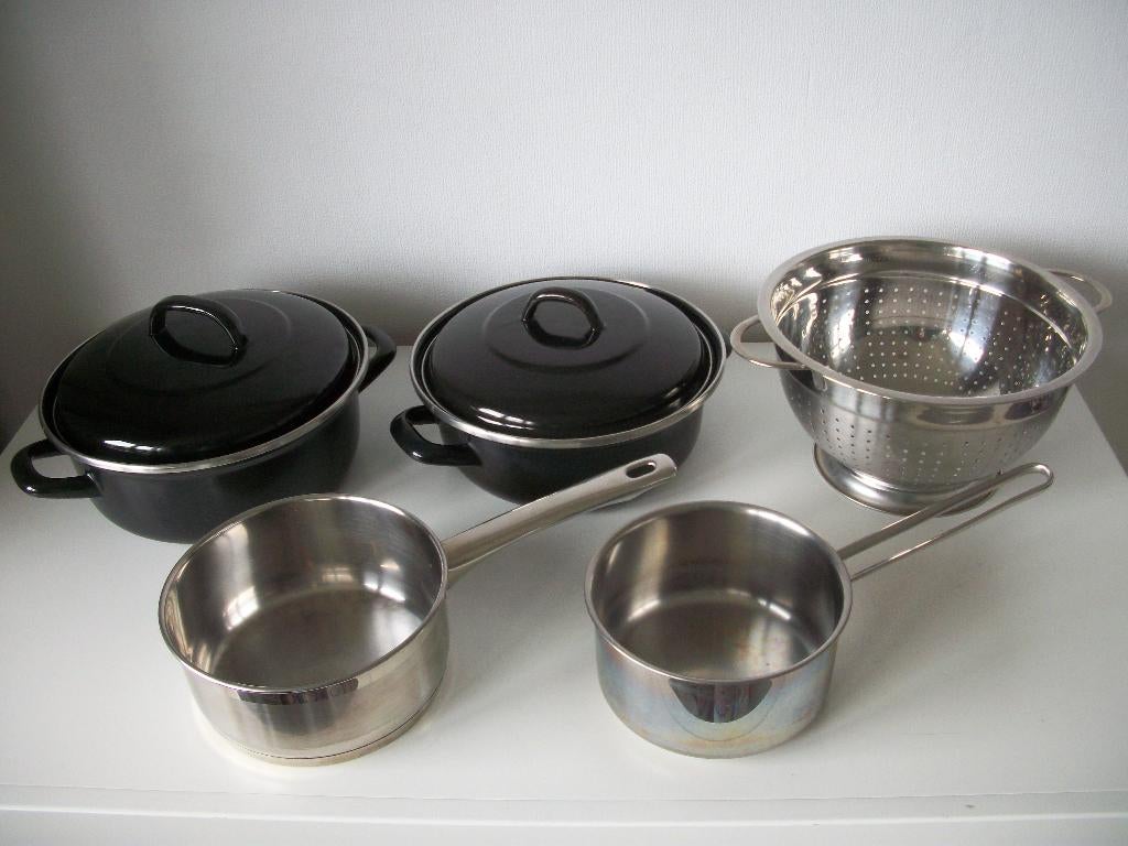 Pannenset - 2 Braadpan Steelpan Vergiet - per stuk - netjes, Overige materialen, Gebruikt, Inductieplaat, Ophalen of Verzenden