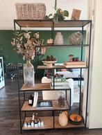 Industriële boekenkast/stellingkast met houten planken, Ophalen, Zo goed als nieuw
