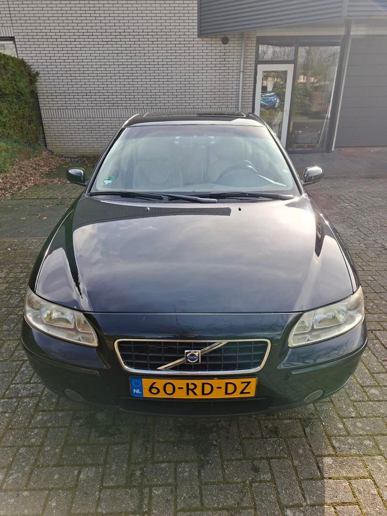 Volvo S60 2.4 140PK 2005 Zwart, Voorwielaandrijving, S60, Zwart, 75 €/maand