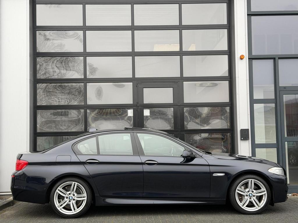 BMW 5-serie 535i High Executive 306PK+ M-Sport / PANO / LEDE, Euro 5, Gebruikt, Beige, Blauw
