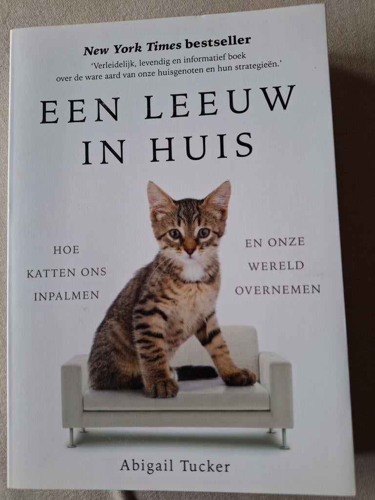 Boek, bestseller over katten, Ophalen of Verzenden, Katten