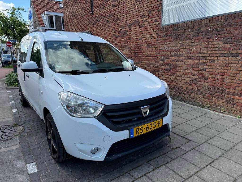 Dacia dokker 2013 Wit lpg g3 Bi-Fuel, Auto's, Parkeersensor, 83 pk, Stof, Zwart