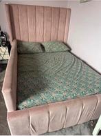 Roze bed velvet, Huis en Inrichting, Slaapkamer | Bedden, Ophalen, Gebruikt, Overige kleuren, Twijfelaar