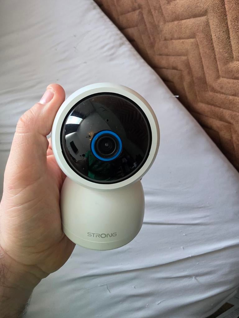 Strong Smart Home Camera SHC05IR0 W, Ophalen of Verzenden, Zo goed als nieuw, Binnencamera