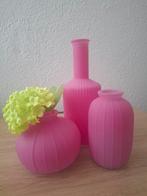 Setje van 3 glazen flesjes, fuchsia kleur, nieuw, Overige kleuren, Nieuw, Ophalen of Verzenden, Glas