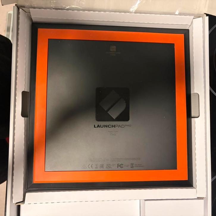 Defecte LAUNCHPAD PRO MK3 - Voor onderdelen, Muziek en Instrumenten, Midi-apparatuur, Gebruikt, Ophalen of Verzenden