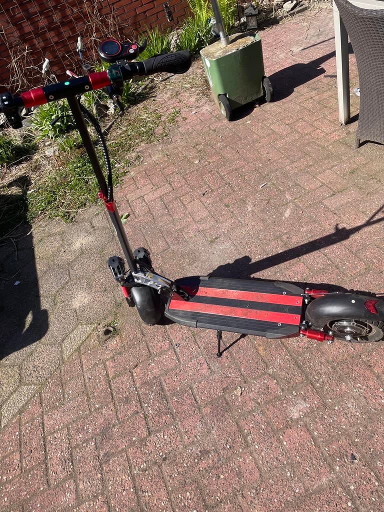 Elektrische step 50 km/u met vering, Ophalen, Zo goed als nieuw, Elektrische step (E-scooter)