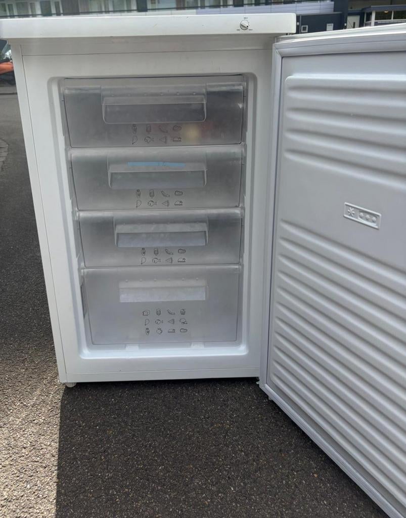 Vriezer thomson 4 laden, Witgoed en Apparatuur, Vriezers en Diepvrieskisten, Gebruikt, Minder dan 60 cm, 160 cm of meer, Energieklasse A of zuiniger