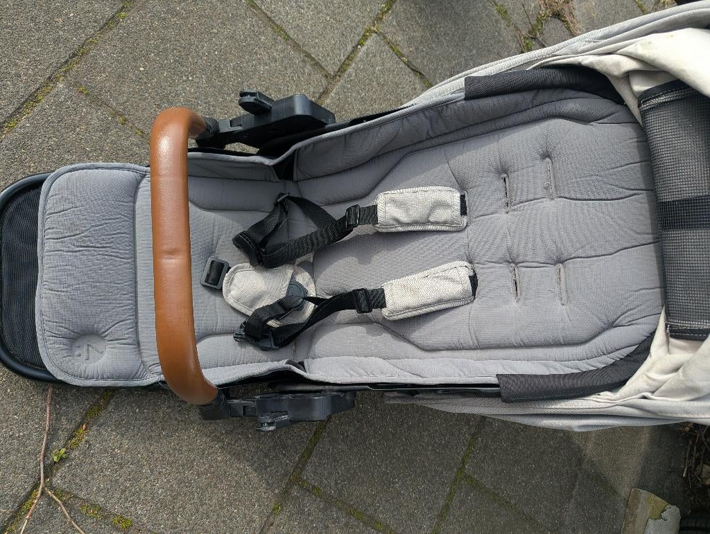 Mutsy kinderwagen reiswieg en zitje, Ophalen, Gebruikt, Combiwagen, Mutsy