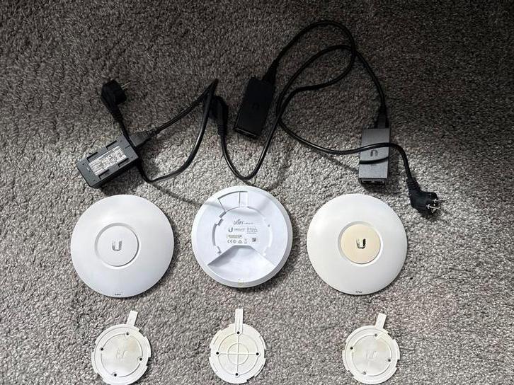 Ubiquiti UniFi AP AC Lite (3 stuks) met PoE adapters, Computers en Software, Accesspoints, Ophalen of Verzenden, Gebruikt