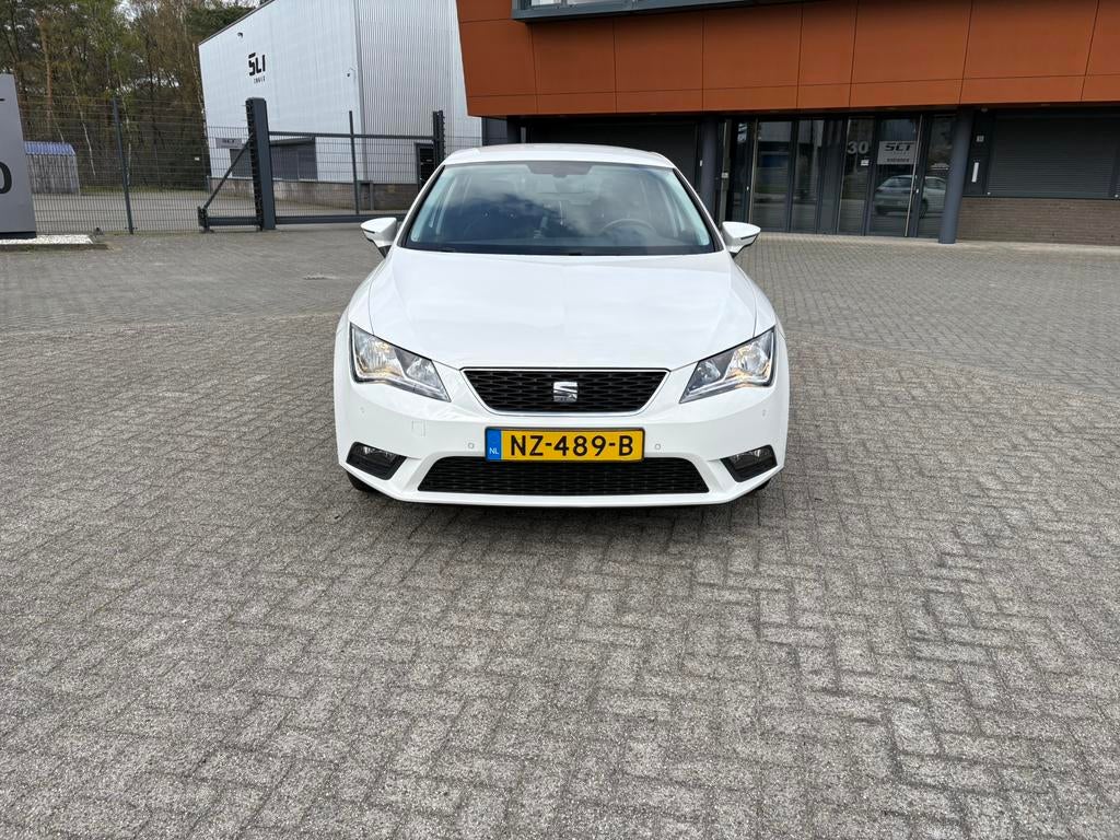 Seat Leon 1.2 TSI 110PK 2016 Wit, Auto's, Voorwielaandrijving, Stof, Euro 6, 4 cilinders