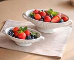 Set van 2 Witte Keramische Fruitschalen met Handvatten, Ophalen of Verzenden, Wedgwood, Aardewerk, Schaal of Schalen