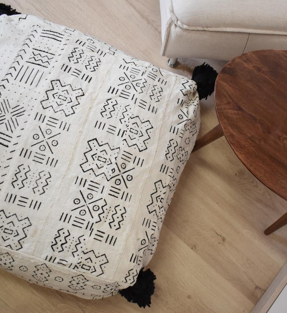 Nieuwe Marokkaanse handgemaakte kelim, vloerkussen poef, Huis en Inrichting, Banken | Voetenbanken en Poefen, Minder dan 50 cm
