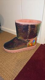 Nieuw aparte  snowboots mt 39, Ophalen of Verzenden, Zo goed als nieuw, Zwart, Snowboots