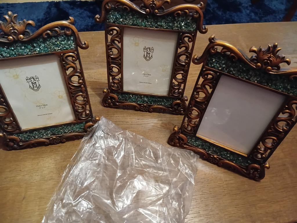 Set van 3 Zware Metalen Fotolijsten met Ingelegde Steentjes, Minder dan 50 cm, Metaal of Aluminium, Ophalen of Verzenden, Zo goed als nieuw