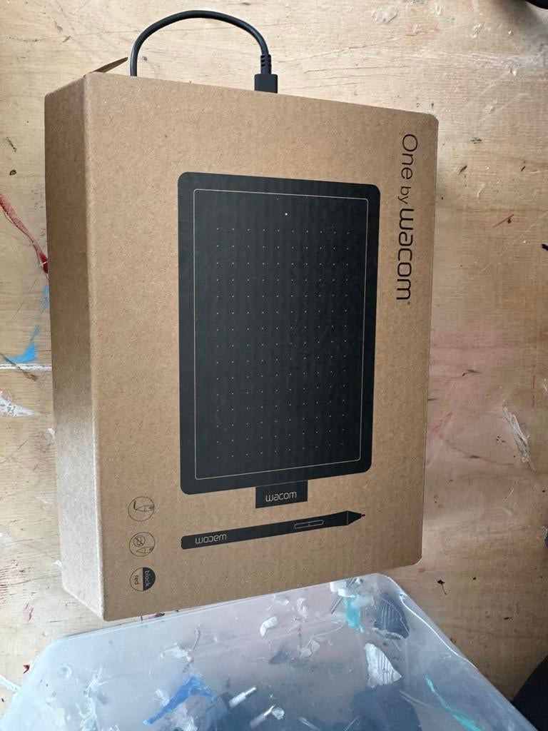 One by Wacom Tekentablet (Medium/Small* Zgan, Verzenden, Zo goed als nieuw