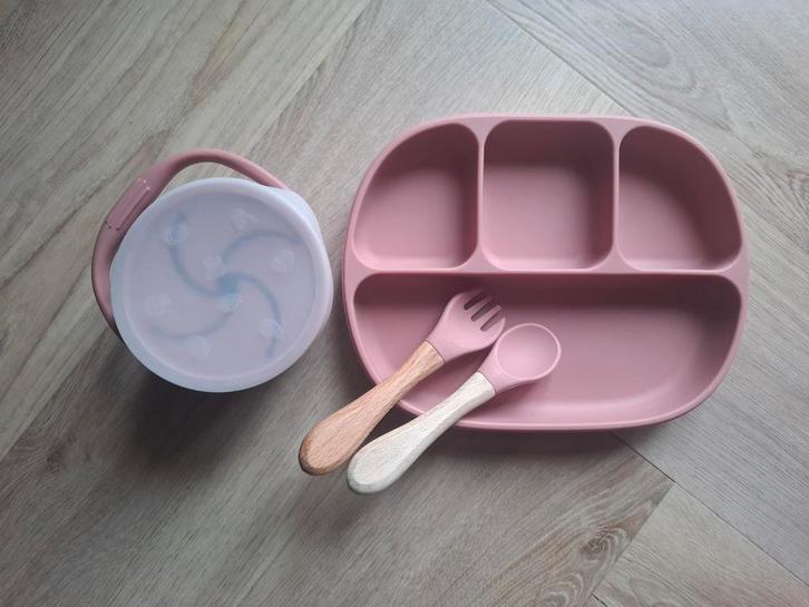Siliconen kinderservies – oudroze, Huis en Inrichting, Keuken | Tupperware, Zo goed als nieuw, Overige typen, Ophalen of Verzenden