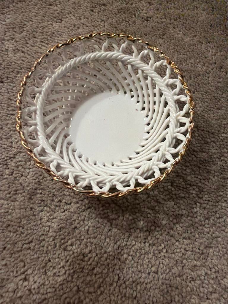 Decoratieve porseleinen mand - Crown Regent Roemenië, Antiek en Kunst, Antiek | Porselein, Ophalen of Verzenden