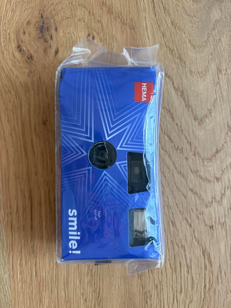 Nieuwe HEMA wegwerpcamera met flits - Perfect voor feestjes!, Ophalen of Verzenden, Nieuw, Compact, Overige Merken