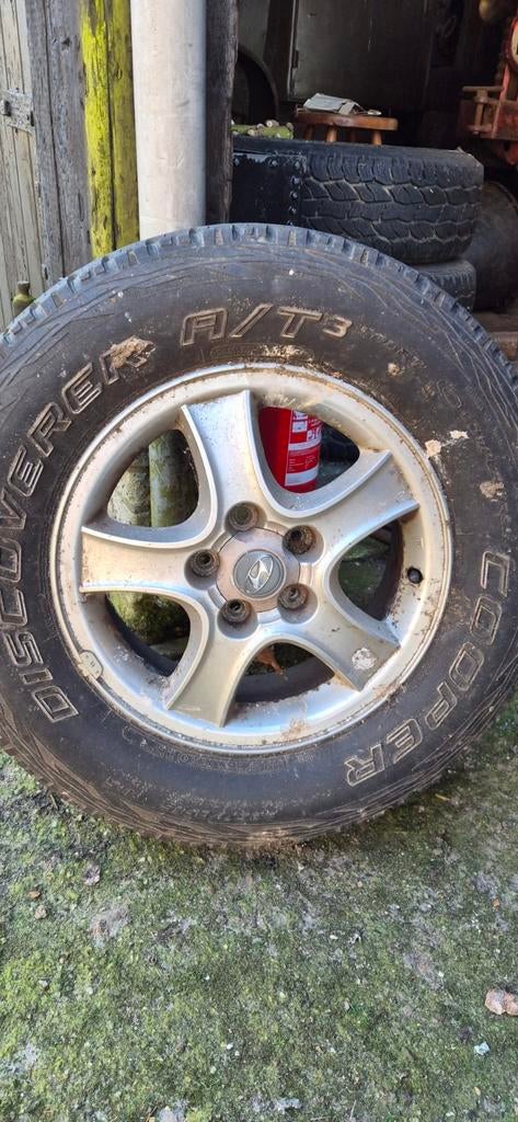 Hyundai Santa Fe velgen met banden 225/70R16, Auto-onderdelen, Banden en Velgen, Ophalen, Gebruikt, 16 inch, Banden en Velgen