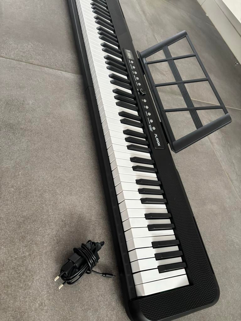 PLAYON 88 toetsen keyboard met standaard, Muziek en Instrumenten, Overige merken, 88 toetsen, Ophalen of Verzenden, Zo goed als nieuw