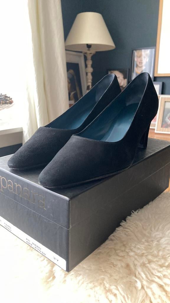 PANARA/PAUW zwart suède pumps mt 37, uitstekende staat, Kleding | Dames, Pumps, Zwart, Ophalen of Verzenden, Zo goed als nieuw