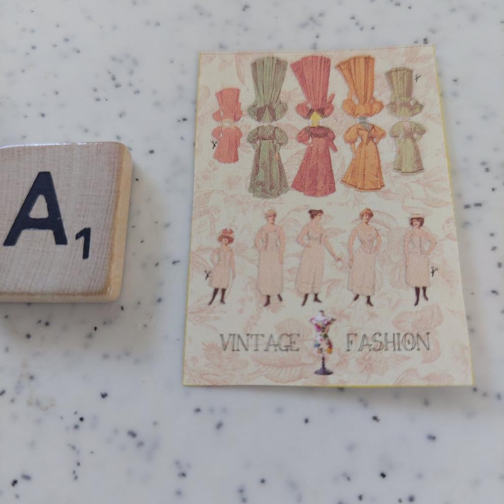 Aankleed pop voor poppenhuis, Verzamelen, Ophalen of Verzenden, Poppenhuis