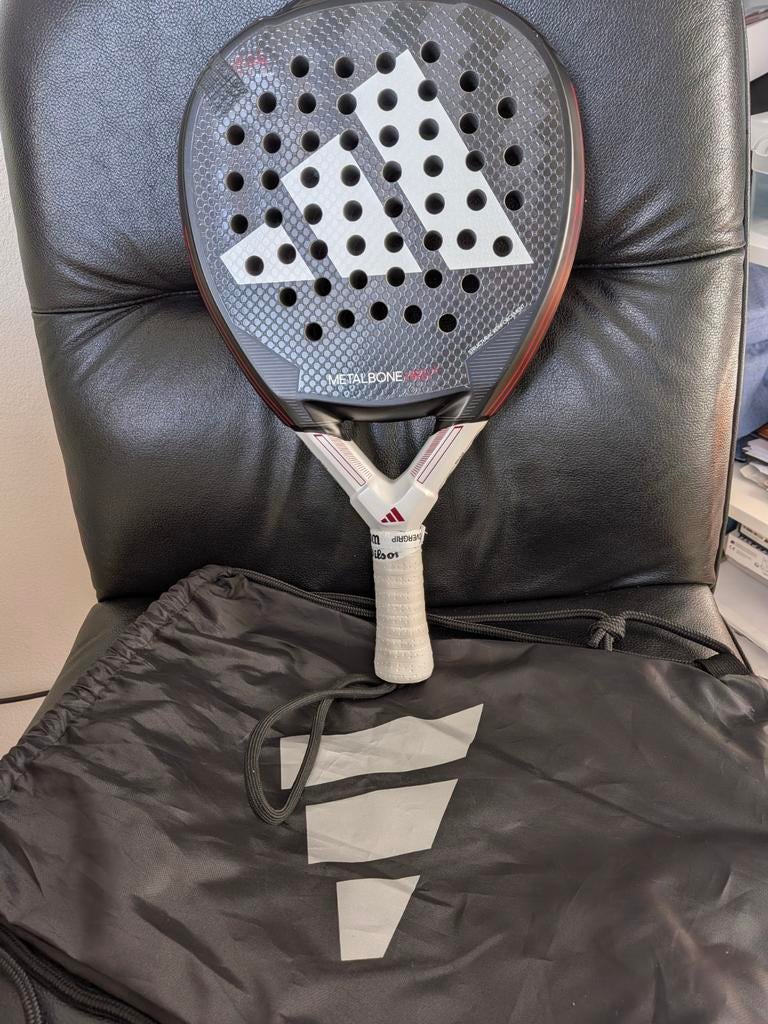 Adidas Metalborne HRD 3.1 Padelracket met Tas, Sport en Fitness, Padel, Ophalen of Verzenden, Gebruikt, Padelracket