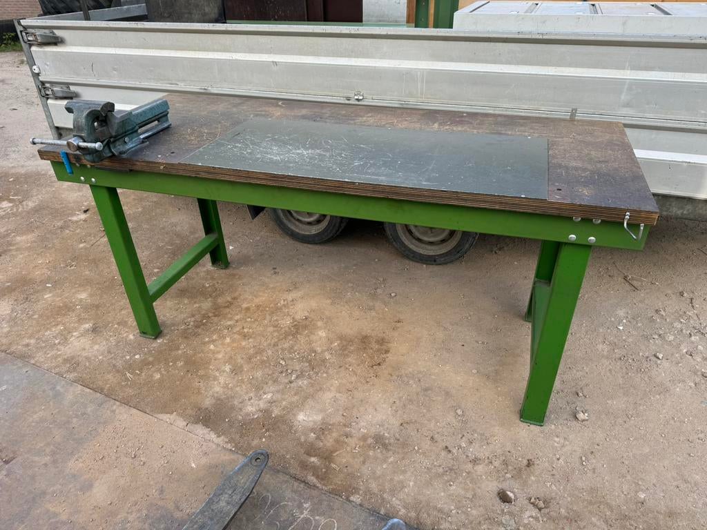 Werkbank met bankschroef, Ophalen, Gebruikt, 25 tot 50 cm, Minder dan 100 cm