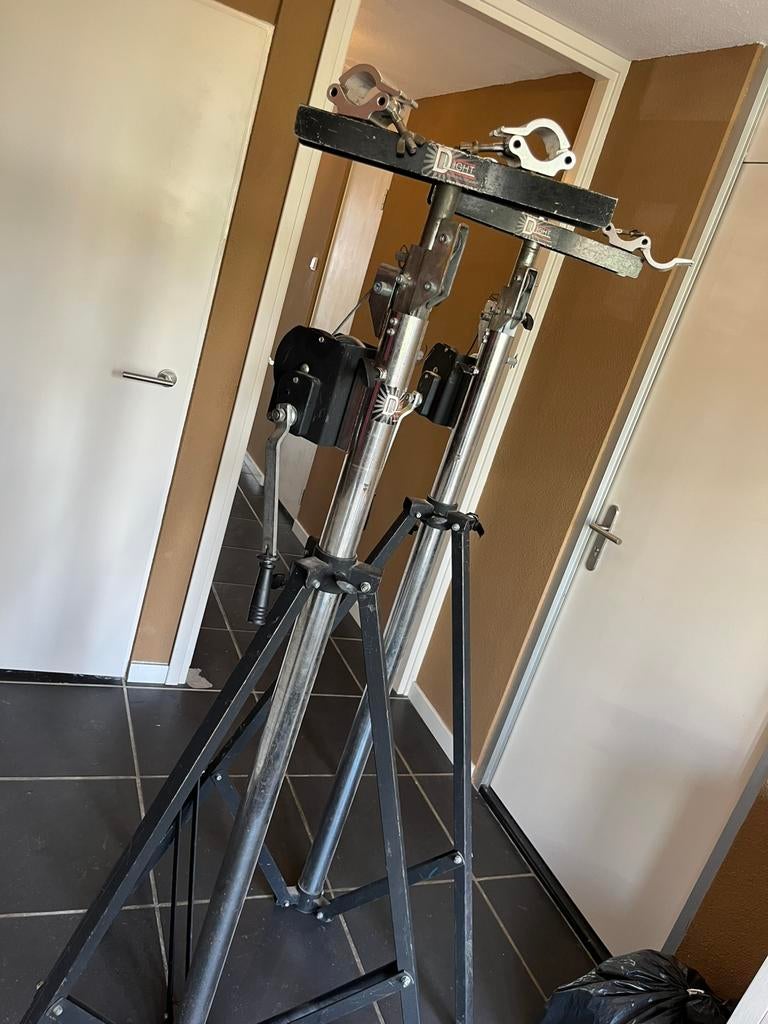 2x ST 132 american dj truss wind-up statief varytec, Ophalen of Verzenden, Zo goed als nieuw, Minder dan 150 cm, Driepoot