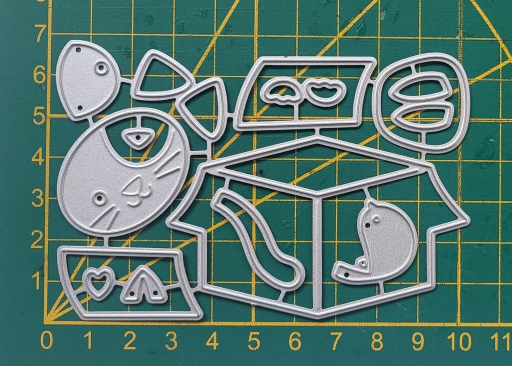 Snijmal poesje in doos, Ophalen of Verzenden, Nieuw, Overige thema's, Pons of Mal