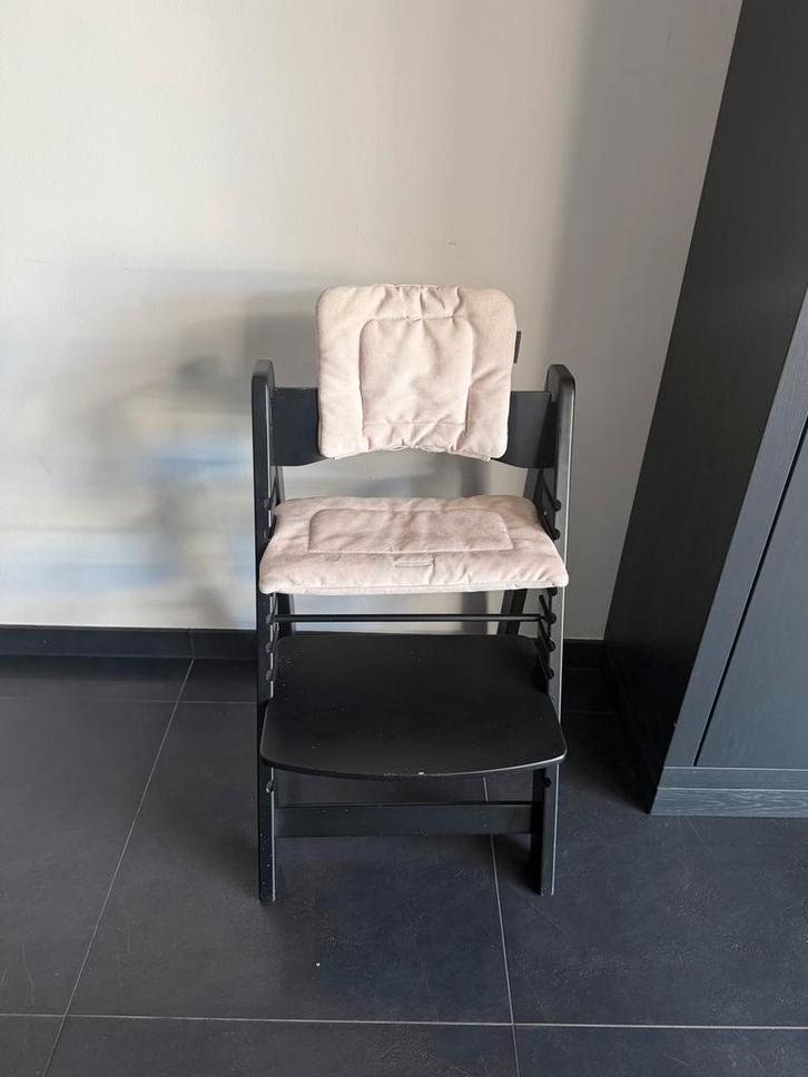 2x Zwarte Kinderstoel met Beugel, Tafel + Babyzitje, Kinderen en Baby's, Kinderstoelen, Gebruikt, Meegroeistoel, Afneembaar eetblad