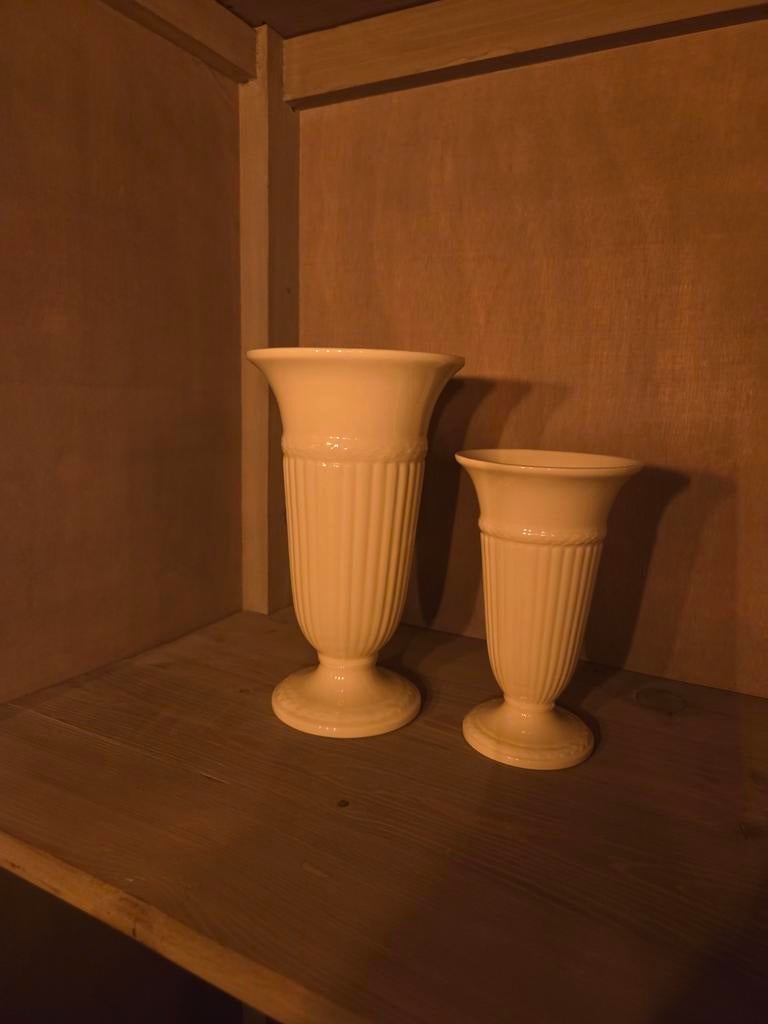 Te koop; twee vazen van Wedgwood Edme, Ophalen, Overige kleuren, Aardewerk of Porselein, Zo goed als nieuw