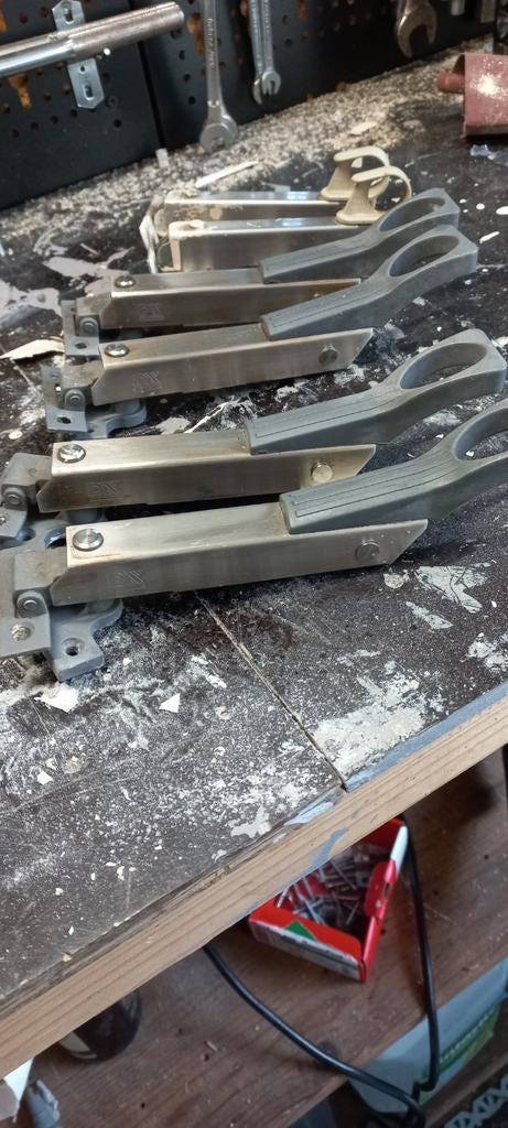 Raam uitzetten, Ophalen, Slot