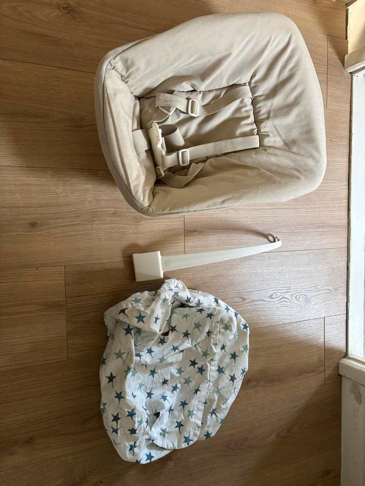 Stokke Newborn Set met extra hoes en speelgoedhouder, Kinderen en Baby's, Kinderstoelen, Gebruikt, Overige typen, Ophalen of Verzenden