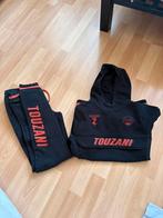 Touzani stoer zwart joggingpak mt 164  ZGAN, Ophalen of Verzenden, Zo goed als nieuw, Jongen, Setje