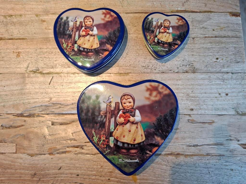 Set van 3 Vintage M.J. Hummel Hartvormige Blikken, Ophalen of Verzenden, Gebruikt, Koek(jes), Overige merken