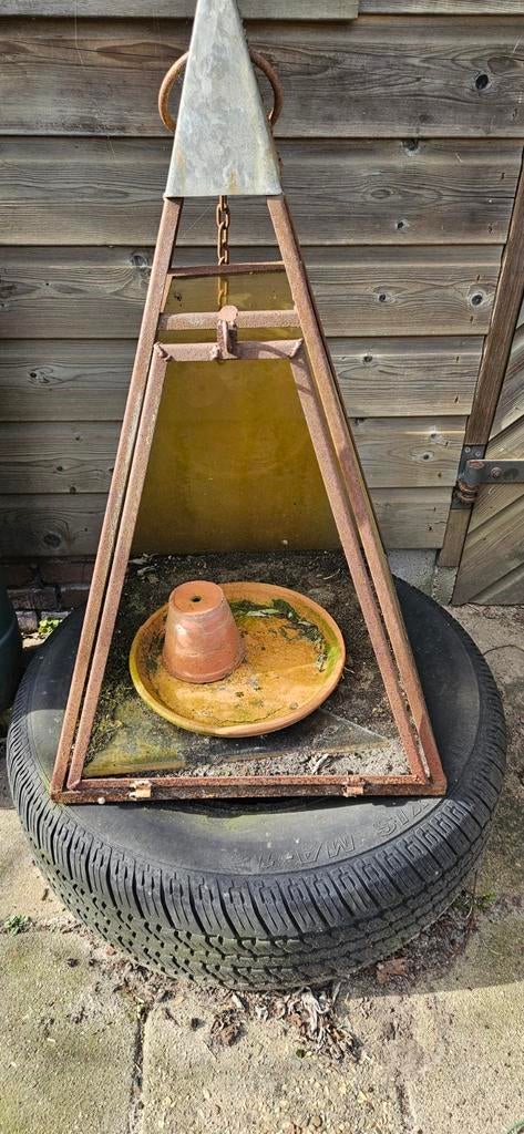 Roestige metalen tuindecoratie., Tuin en Terras, Tuinbeelden, Ophalen, Gebruikt, Metaal, Overige typen