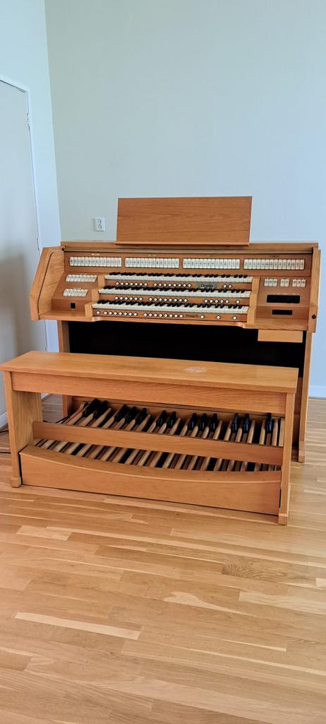 Domus Prestige ||  (3 klavieren), Ophalen, Zo goed als nieuw, 2 klavieren, Orgel