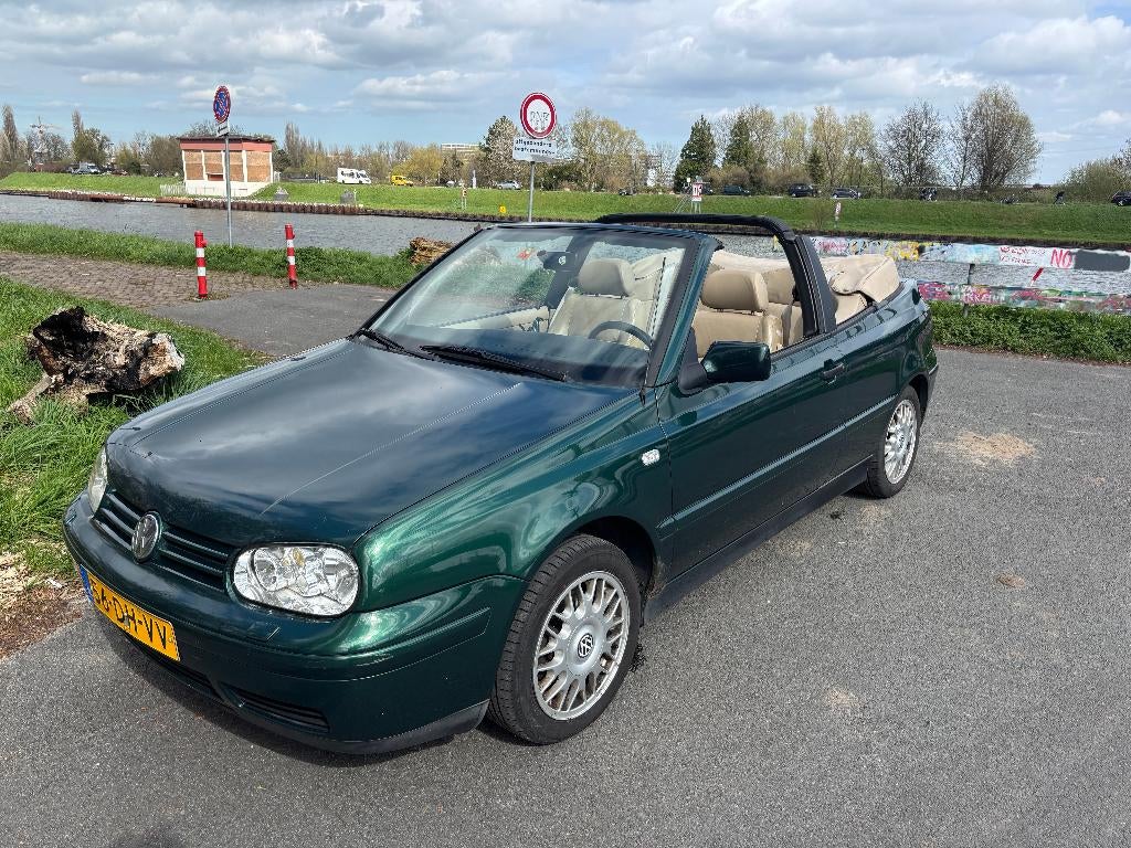 Volkswagen Golf 2.0 Cabriolet - Groen, Auto's, Voorwielaandrijving, Stoelverwarming, Beige, 4 cilinders