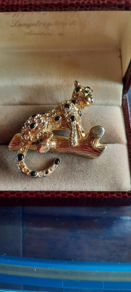 Vintage  broche luipaard  met Swarovski kristal, Met kristal, Overige materialen, Ophalen of Verzenden, Zo goed als nieuw