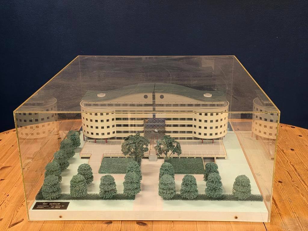 Architectuur maquette 'Het Gebouw' Hoofddorp, Ophalen, Zo goed als nieuw