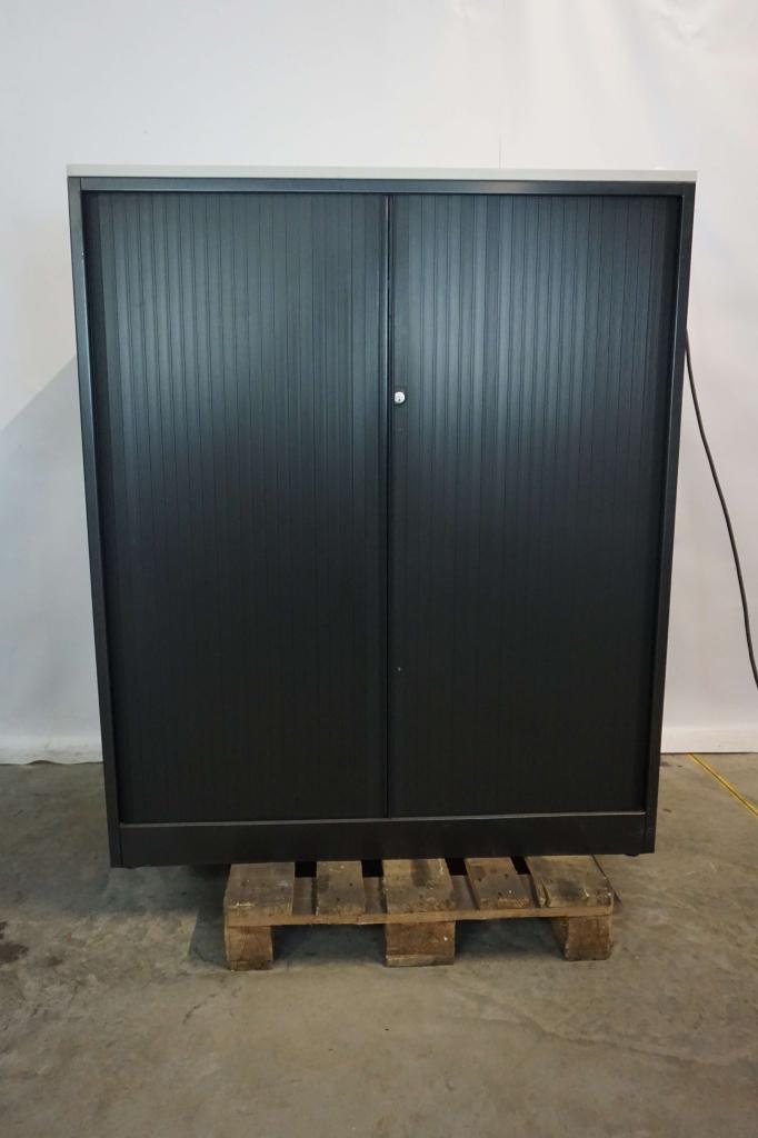Zwarte archiefkast roldeurkast kantoorkast dossierkast, Huis en Inrichting, Kasten | Roldeurkasten en Archiefkasten, Gebruikt