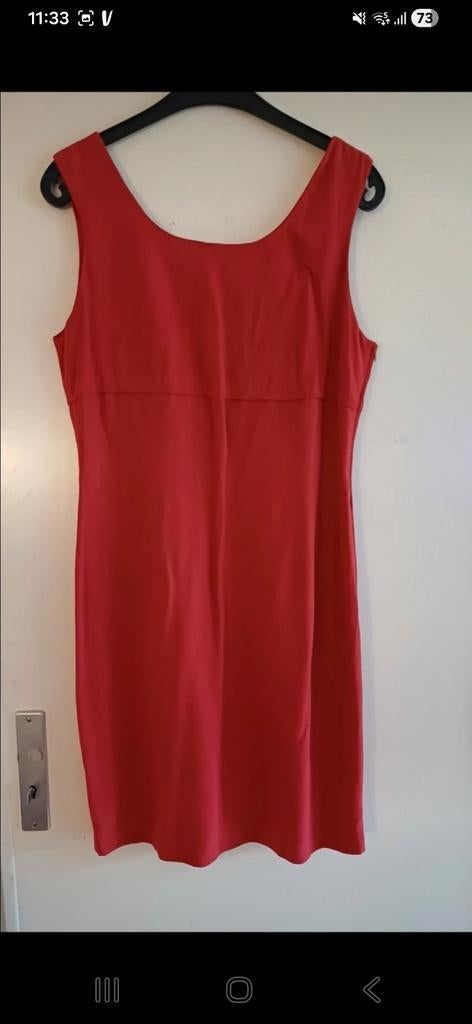Mooi rood gevoerd getailleerd jurkje met achtersplitje en za, Maat 38/40 (M), Ophalen of Verzenden, Zo goed als nieuw, Sandwich